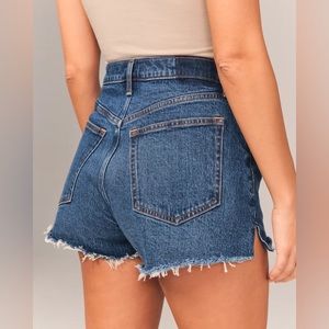 Curve Love High Rise Mom Short size 25